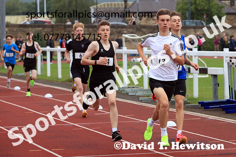 Boys 800 metres, 2025 Northumberland Schools Track and Fields, Wentworth, Hexham. Photo: David T. Hewitson/Sports for All Pics